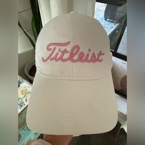 Titleist Women’s Performance Golf Hat Cap White Pink, The Hideout Golf Club